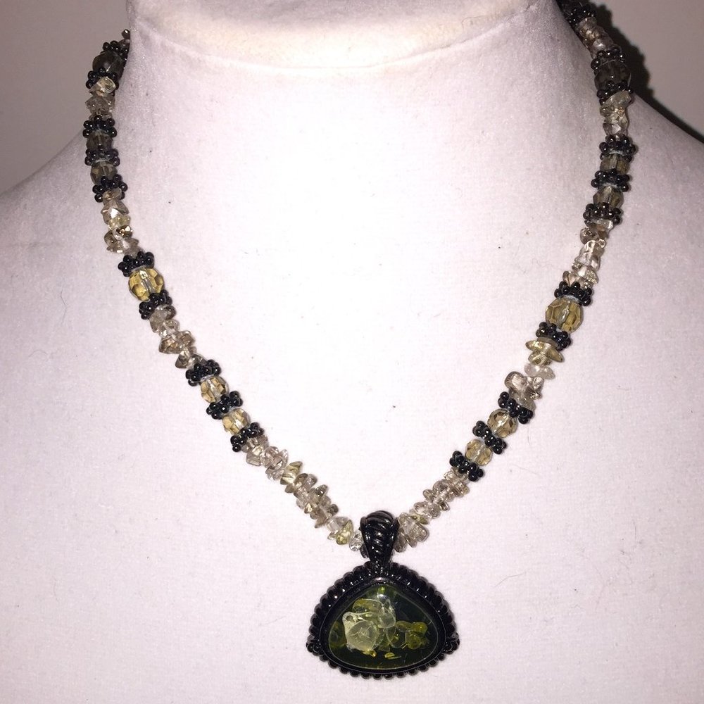 MX Stone Chip Spacer Lucite Pendant Necklace